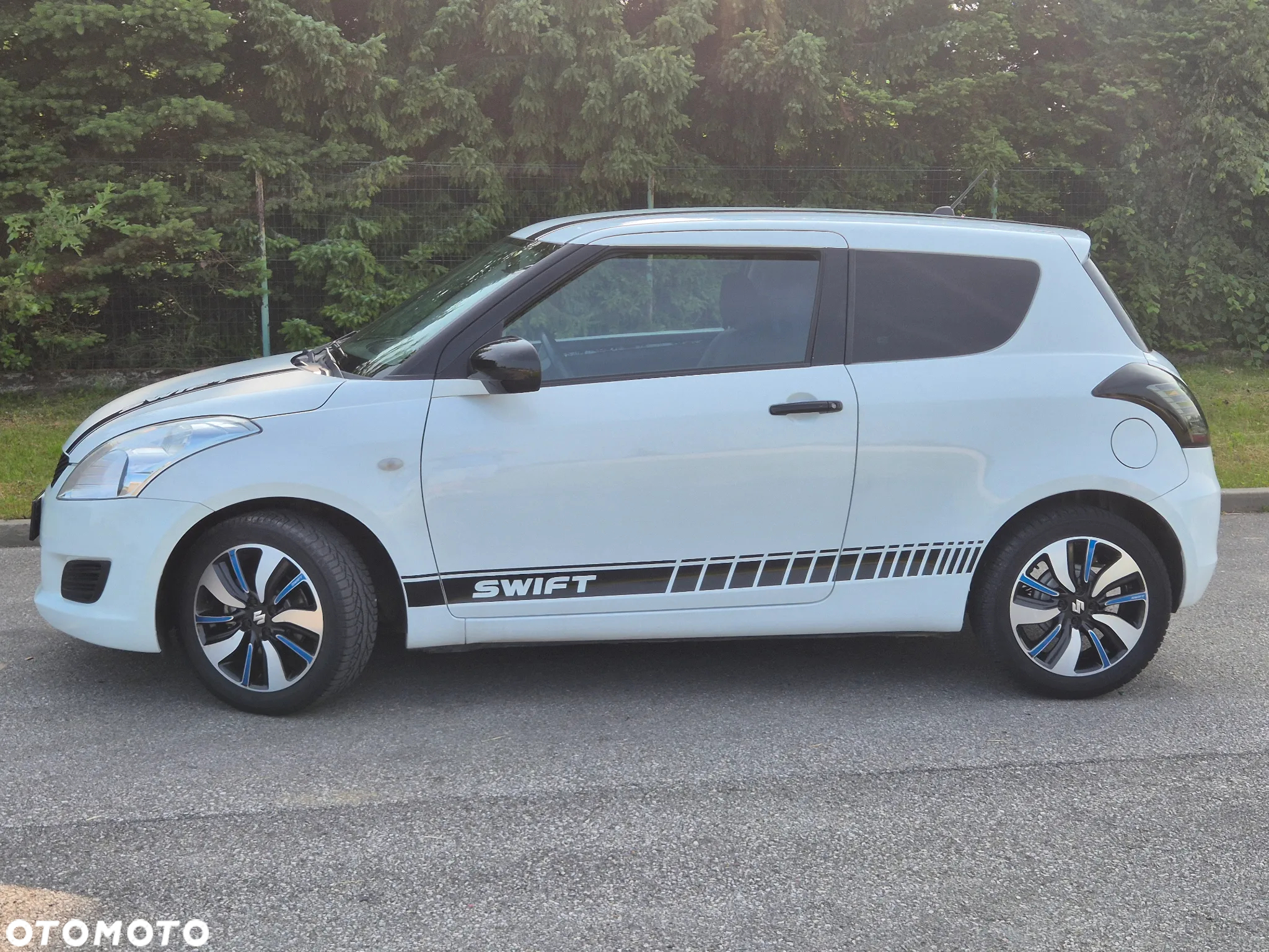 Suzuki Swift 1.2 BlackWhite - 4