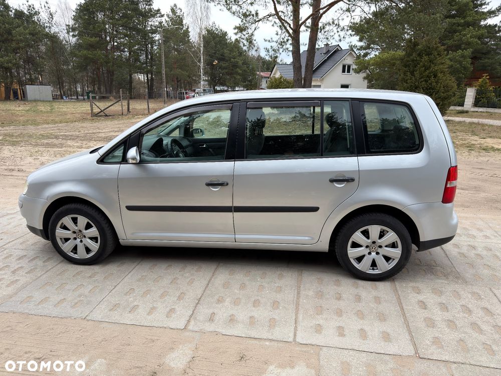 Volkswagen Touran - 8