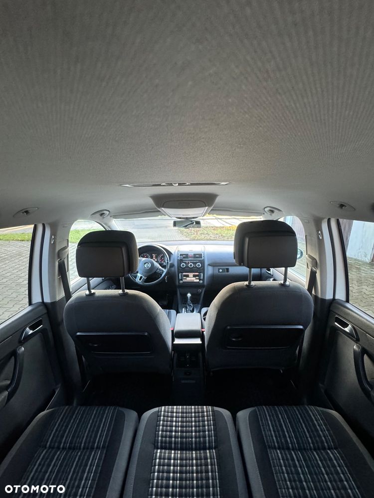 Volkswagen Touran - 29