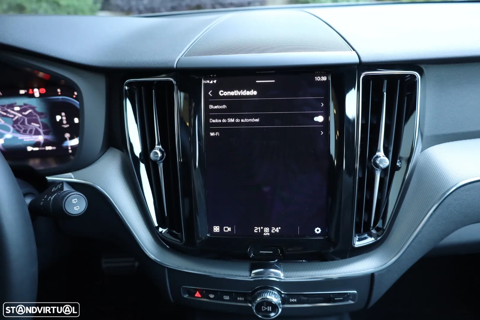 Volvo XC 60 2.0 B4 Plus Dark - 35