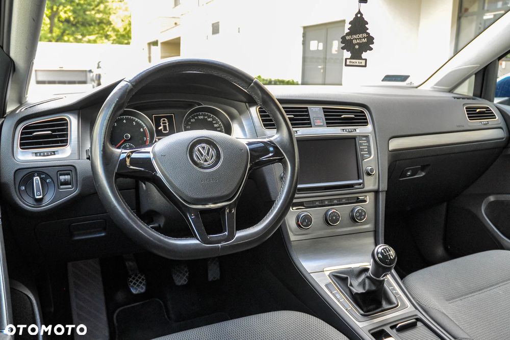 Volkswagen Golf - 9