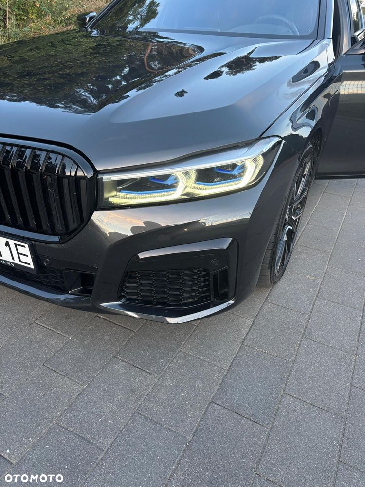 BMW Seria 7 745e sport - 22