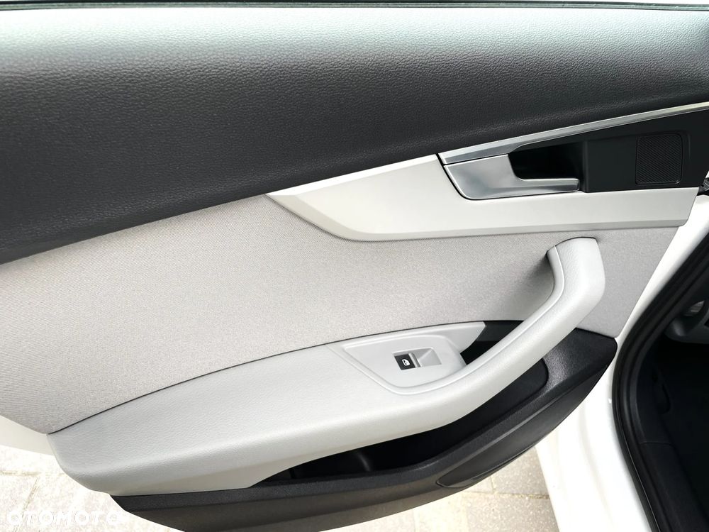 Audi A4 Avant 35 TFSI S tronic - 14