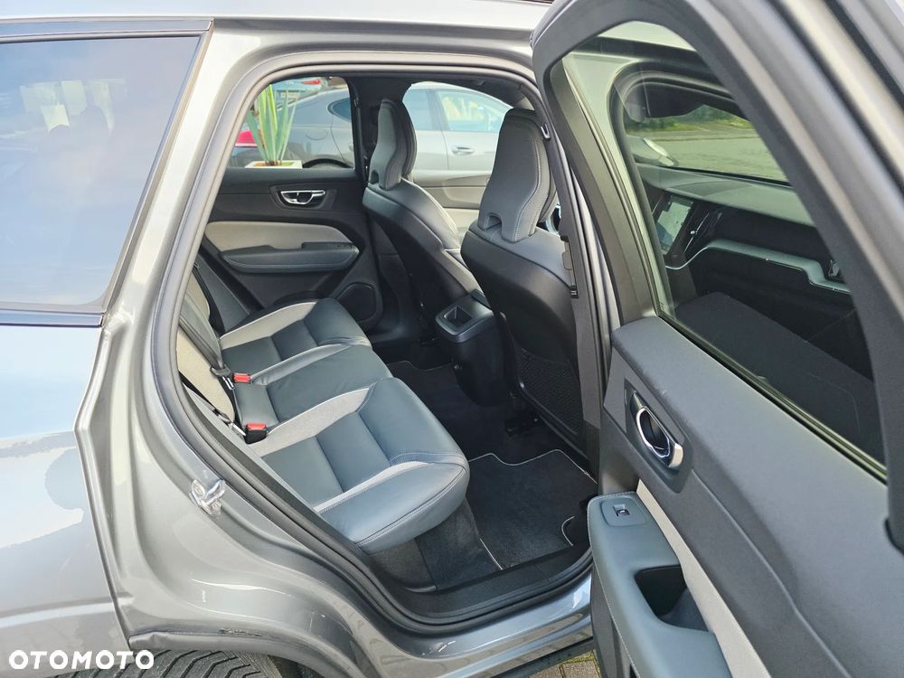 Volvo XC 60 D4 Geartronic RDesign - 25