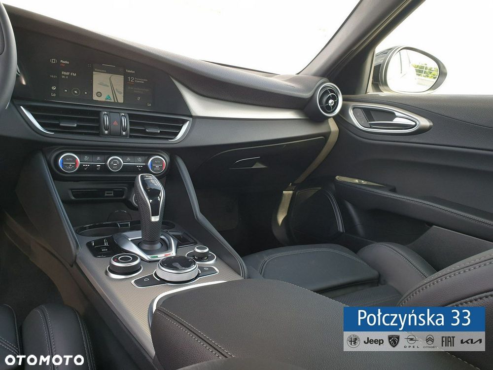 Alfa Romeo Giulia - 26