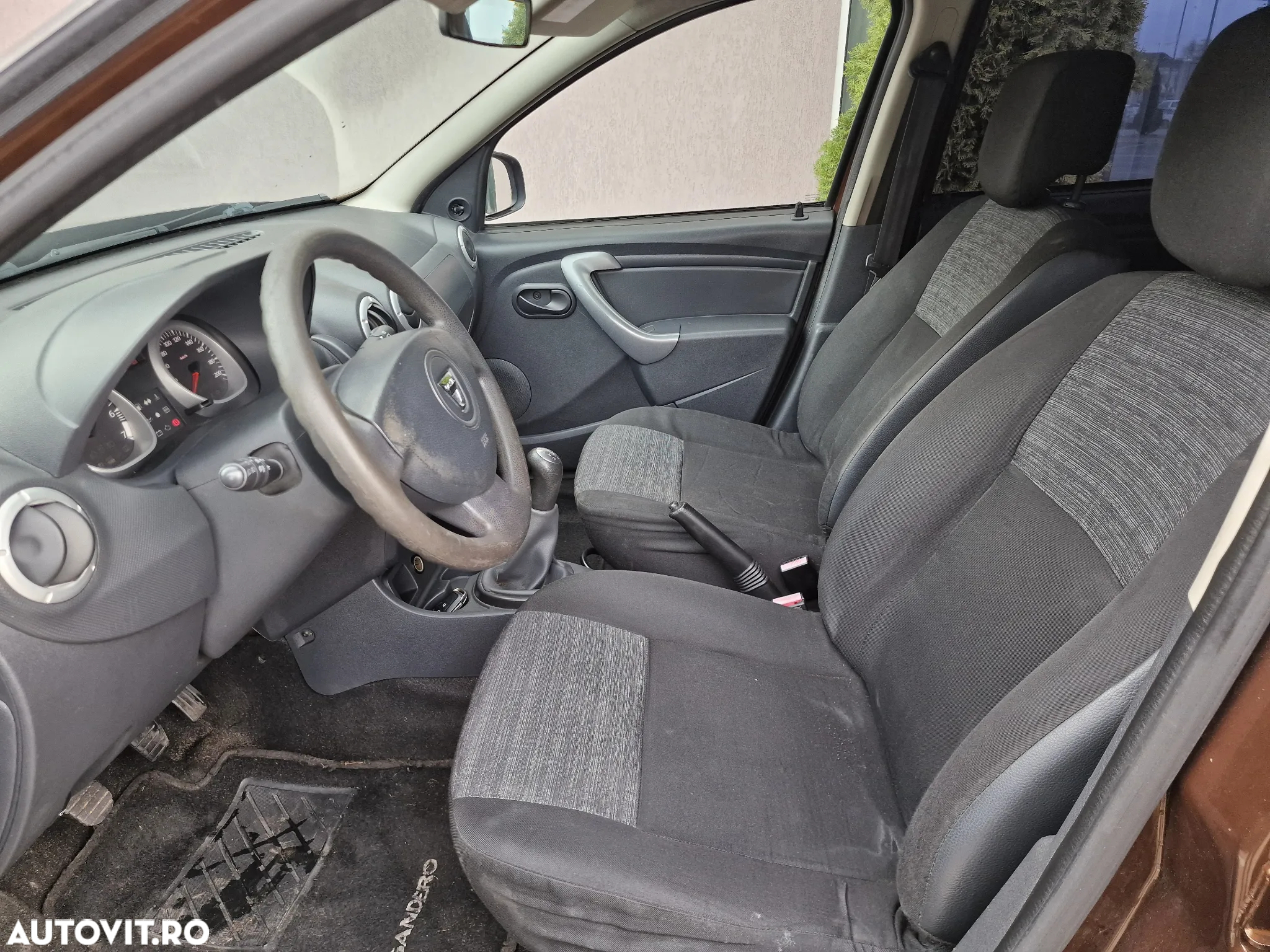 Dacia Duster 1.6 4x2 Laureate - 3