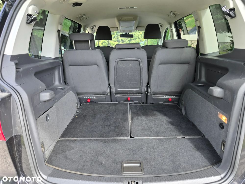 Volkswagen Touran - 6
