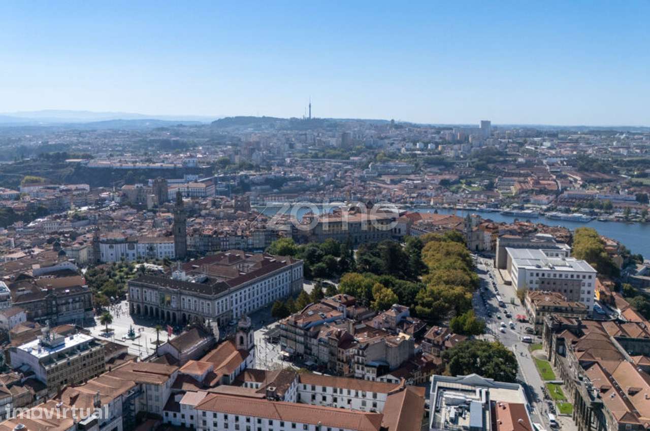 Prédio T13 - Rua do Carmo - Porto - Grande imagem: 5/24