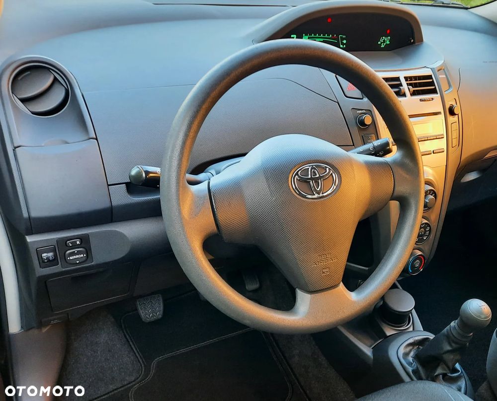 Toyota Yaris 1.0 VVT-i Cool - 6