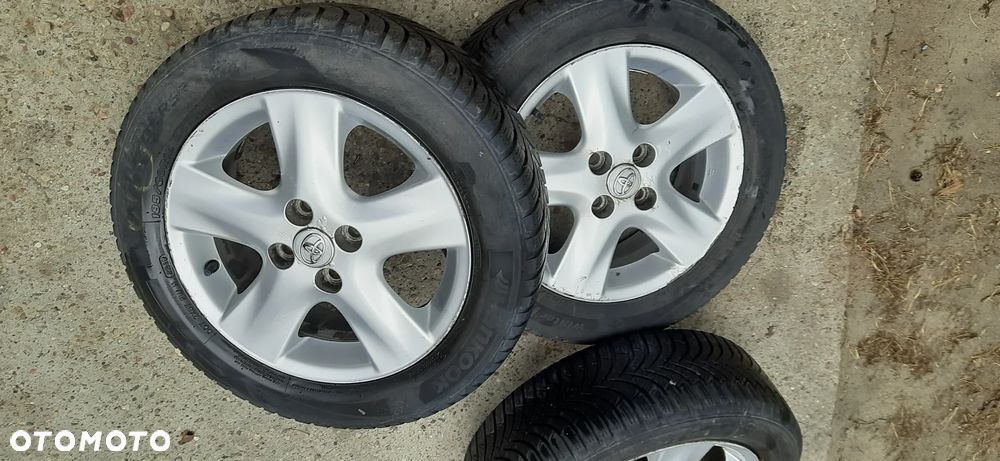 Toyota KOŁA FELGI Na sztukI TOYOTA YARIS 5,5x15 ET45 42611-0D220 Opona zimowa   hankook - 2