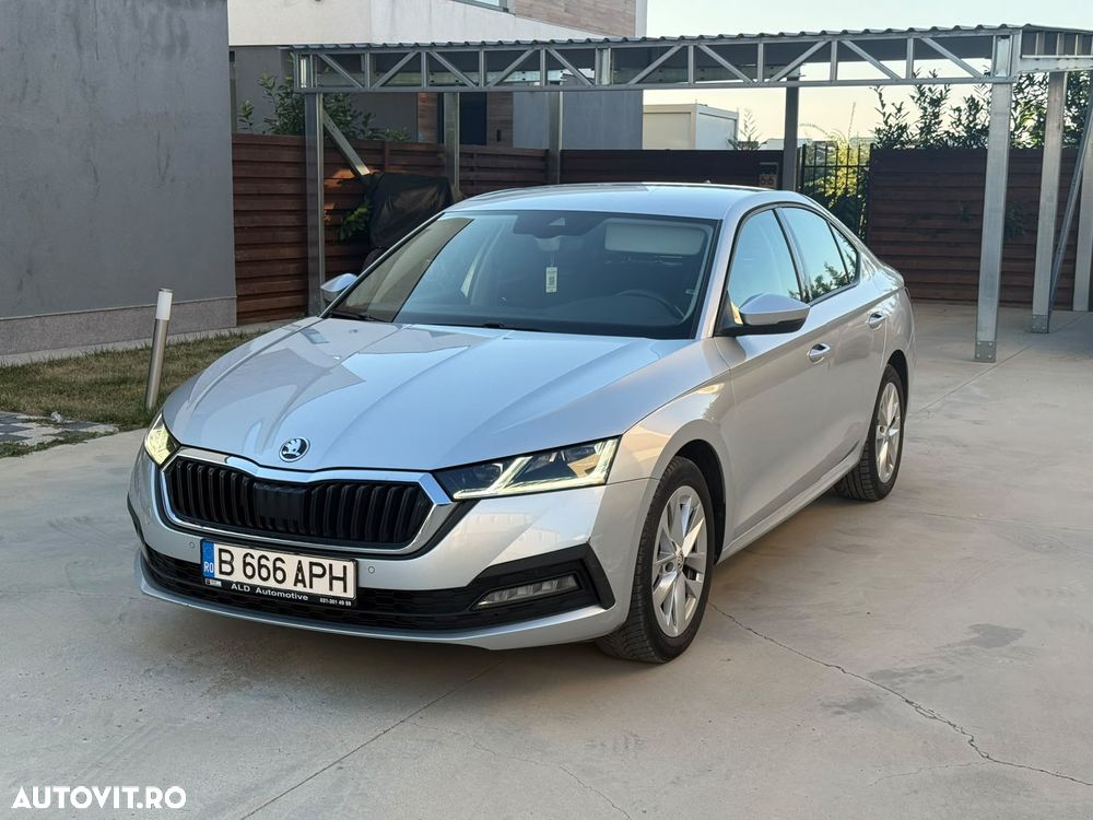 Skoda Octavia 2.0 TDI DSG Ambition - 1