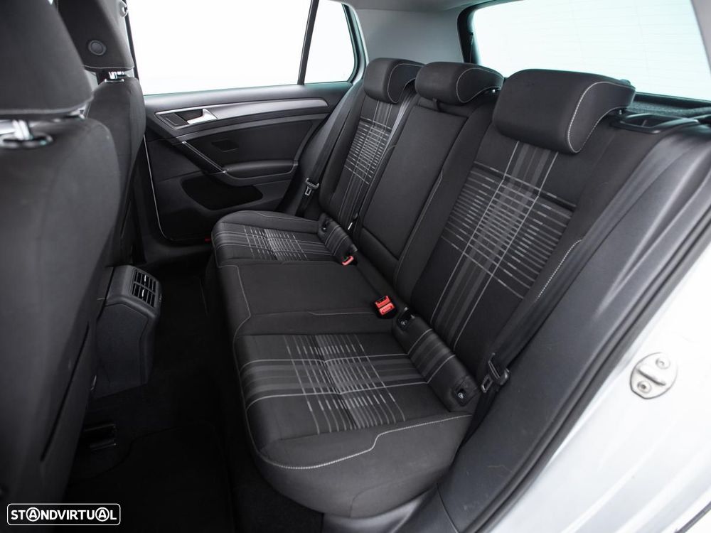 VW Golf - 11