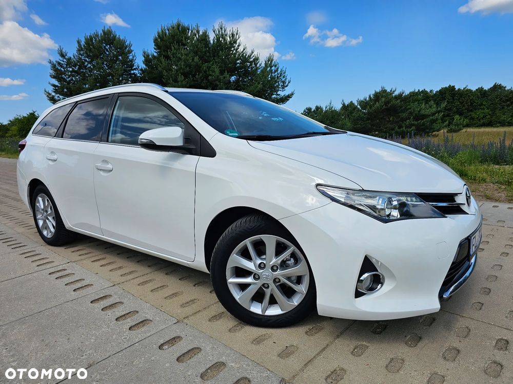 Toyota Auris 1.6 Executive - 26