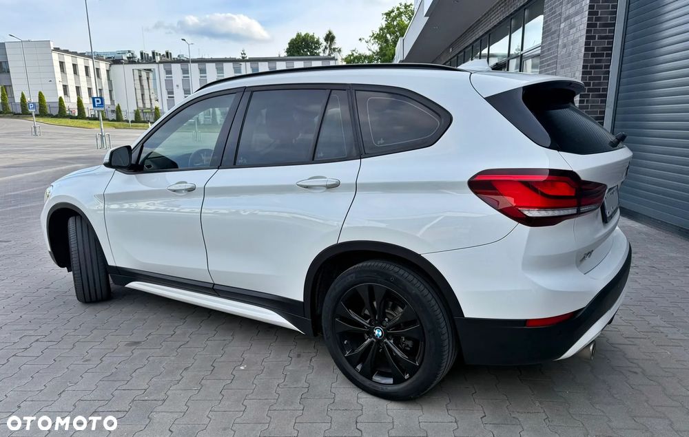 BMW X1 sDrive18i Sport Line - 3