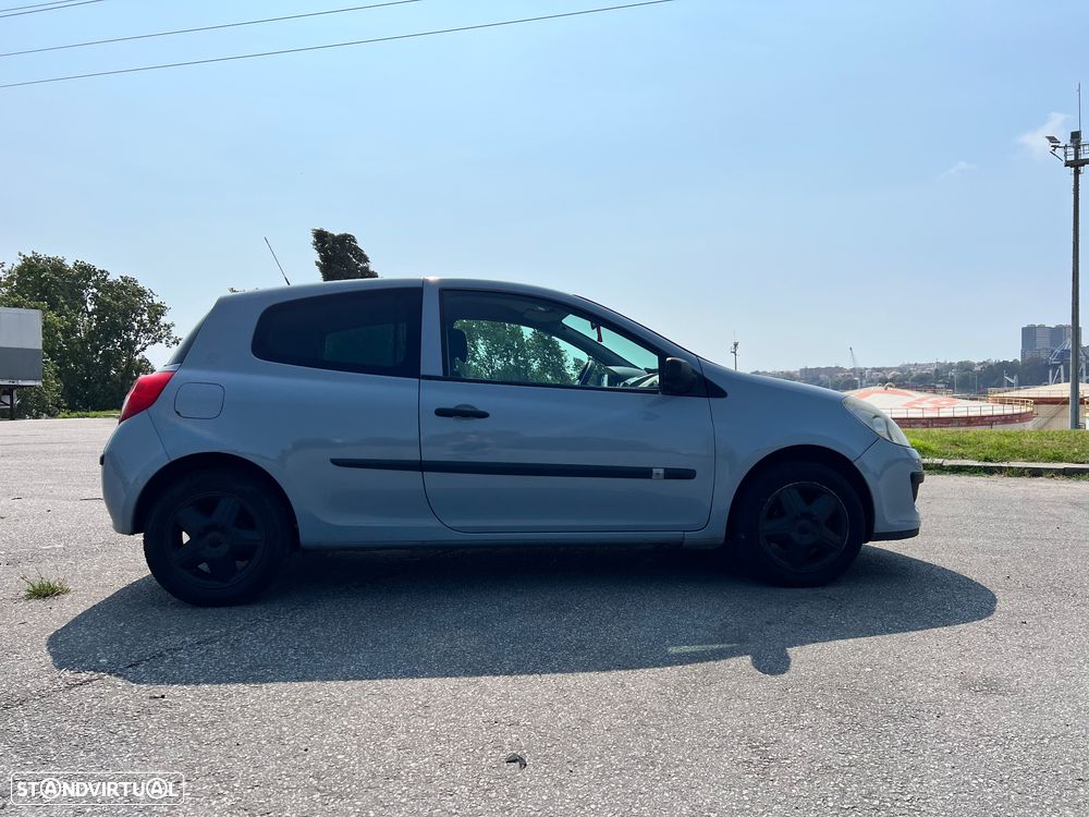 Renault Clio 1.5 dCi Dynamique S - 4