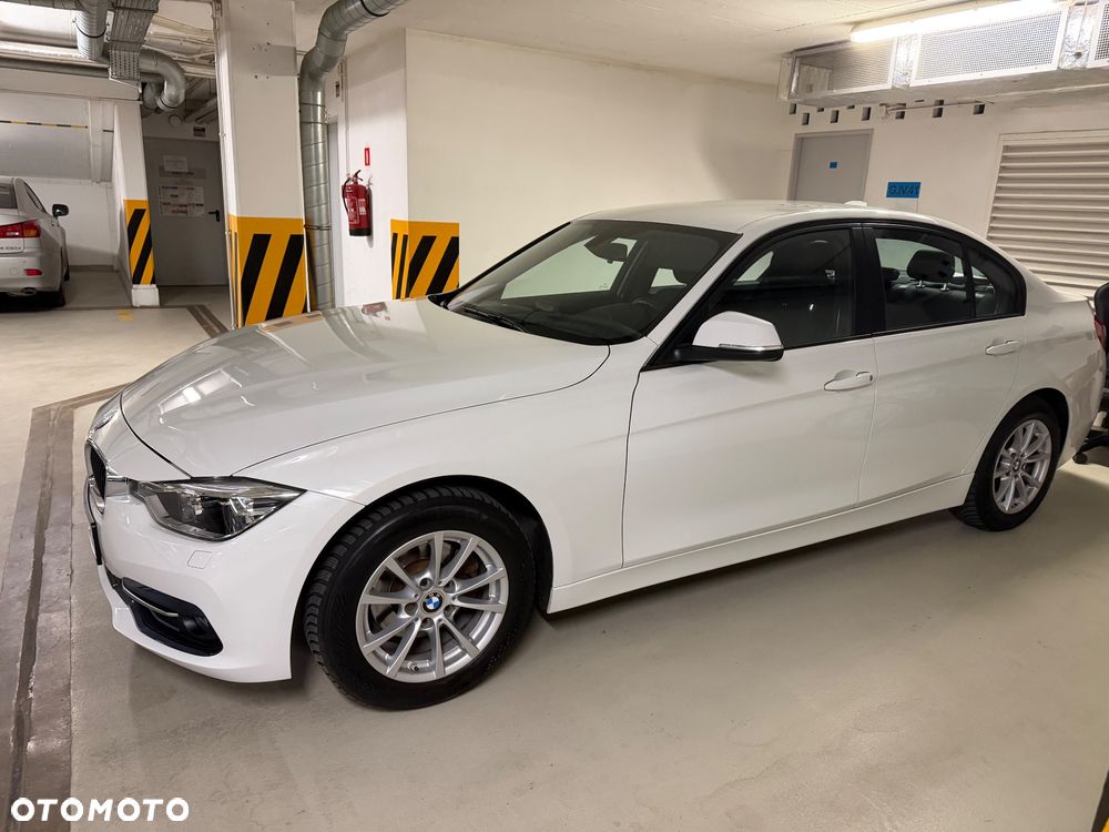 BMW Seria 3 318i - 12