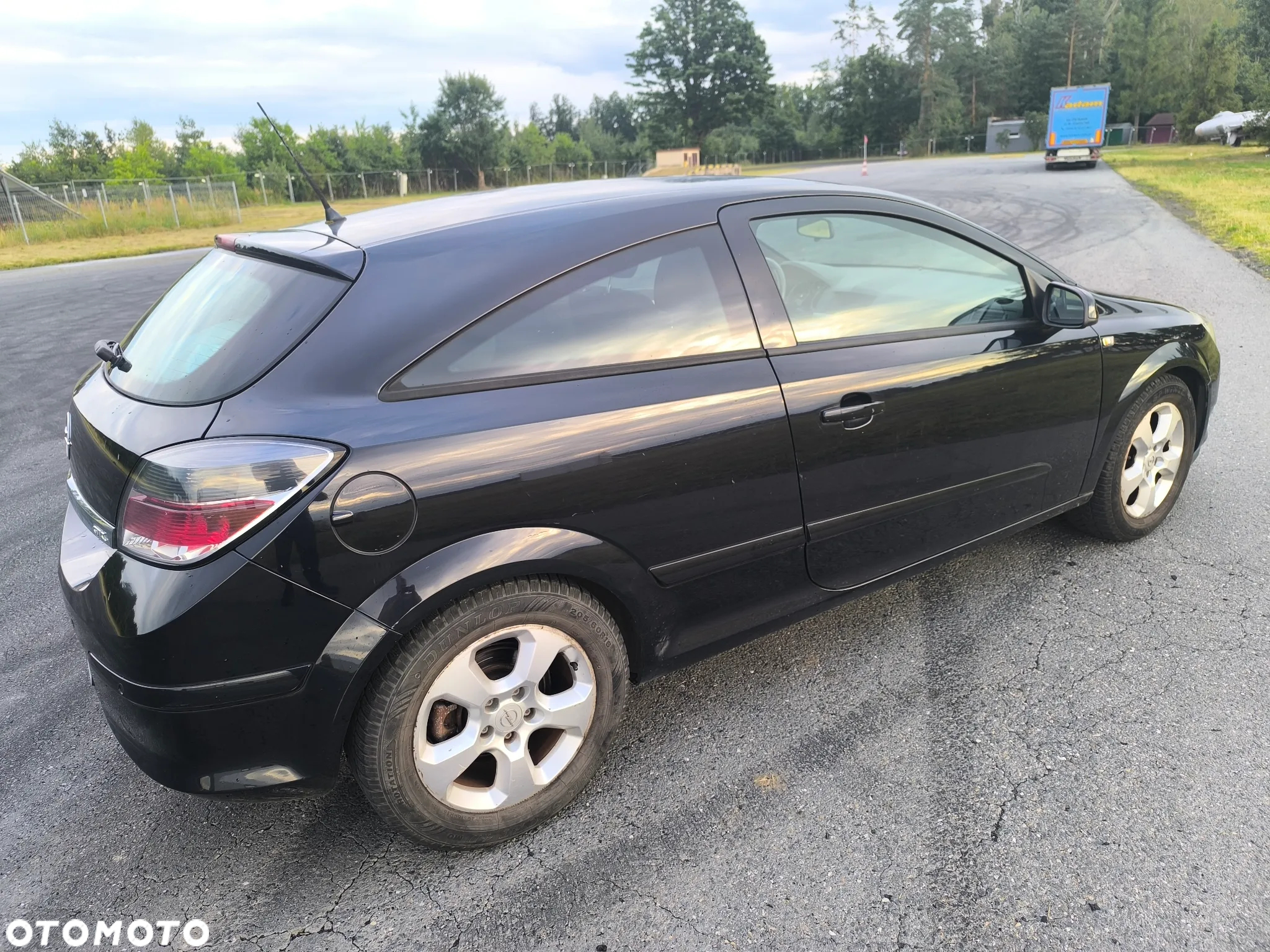 Opel Astra GTC 1.6 - 8