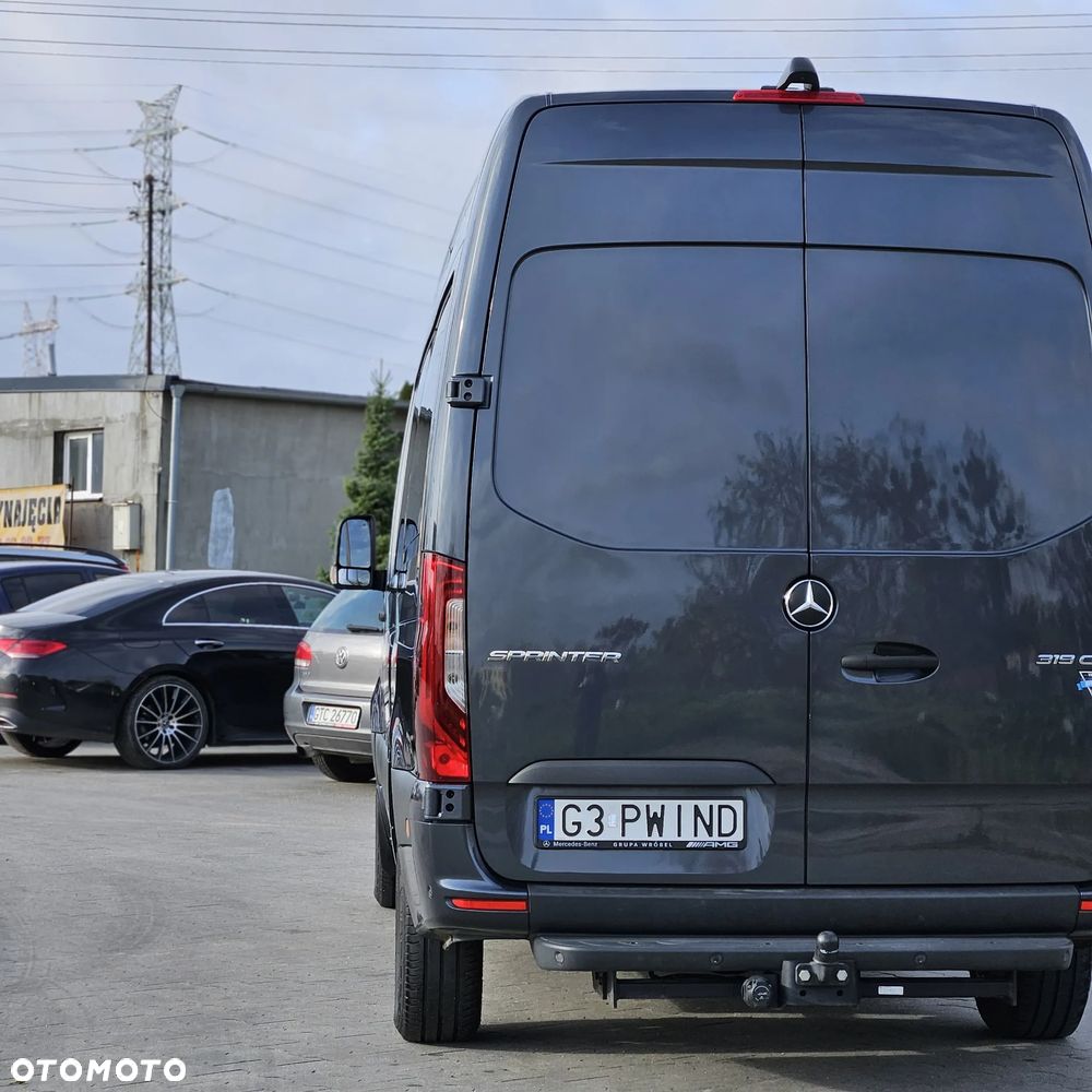Mercedes-Benz Sprinter - 11