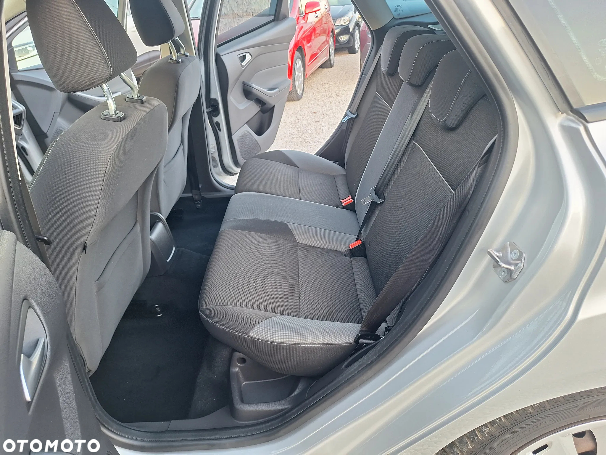 Ford Focus 1.6 Ambiente - 23