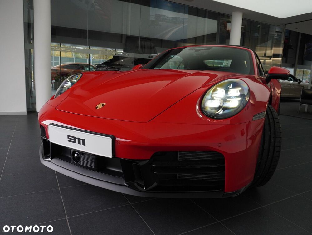 Porsche 911 Carrera - 8