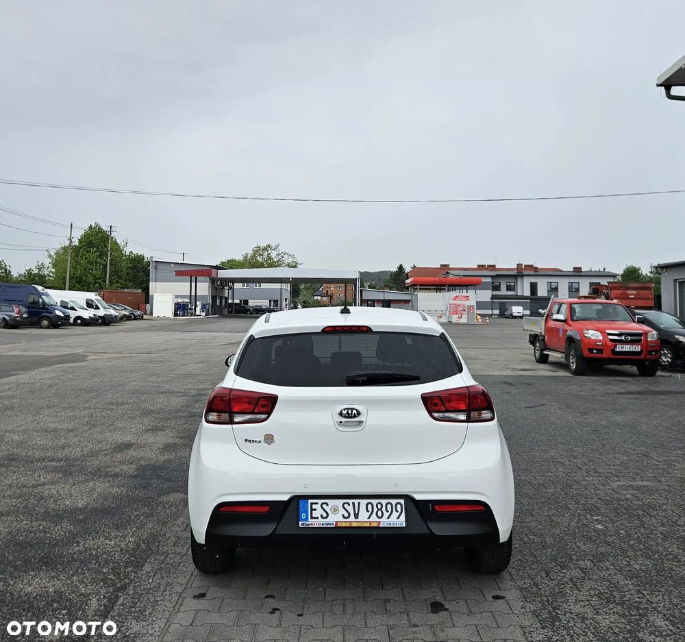 Kia Rio - 5