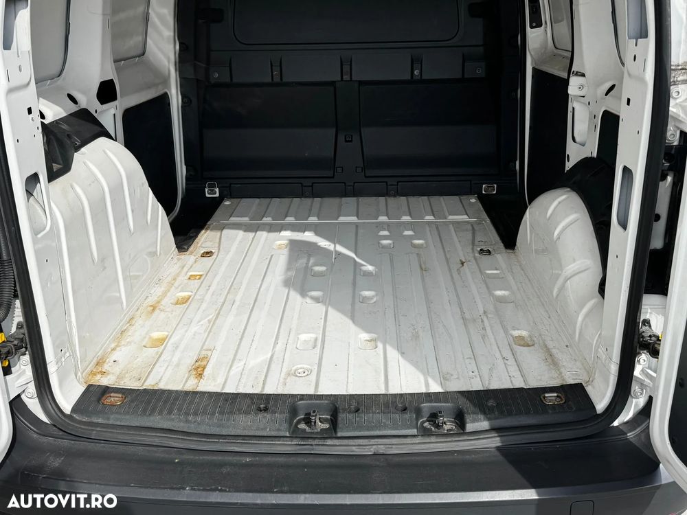 Volkswagen Caddy - 10