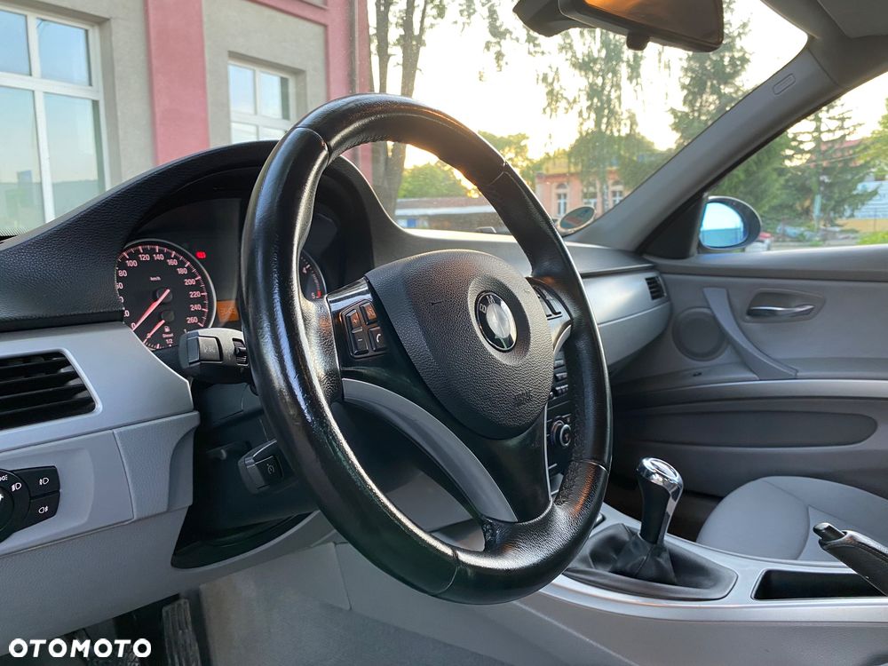 BMW Seria 3 320d - 19