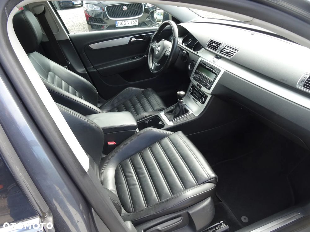 Volkswagen Passat 2.0 TDI BlueMotion Technology Highline - 13