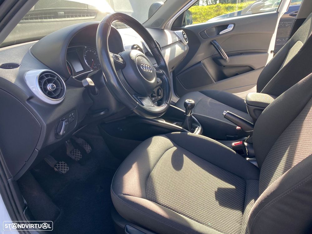 Audi A1 Sportback 1.6 TDI S-line - 28