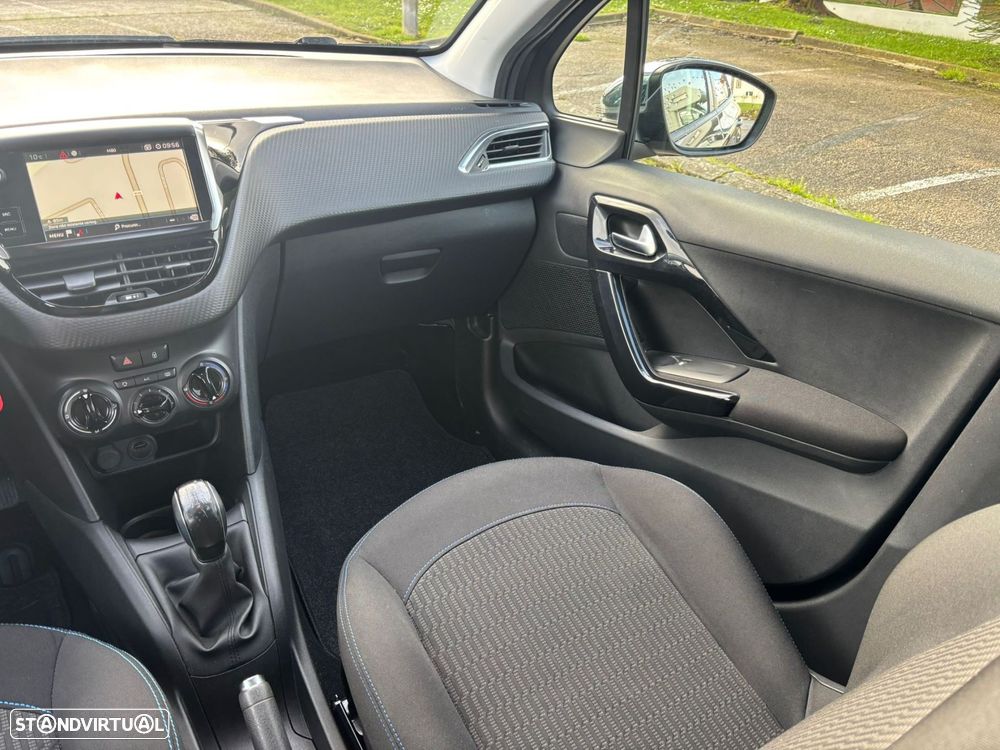 Peugeot 208 1.5 BlueHDi Signature - 30