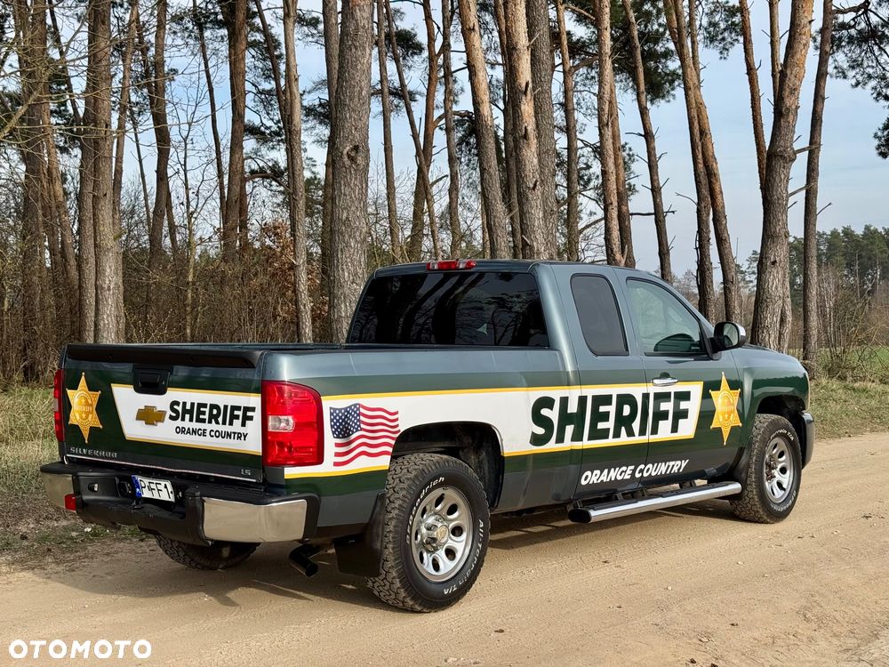 Chevrolet Silverado - 3