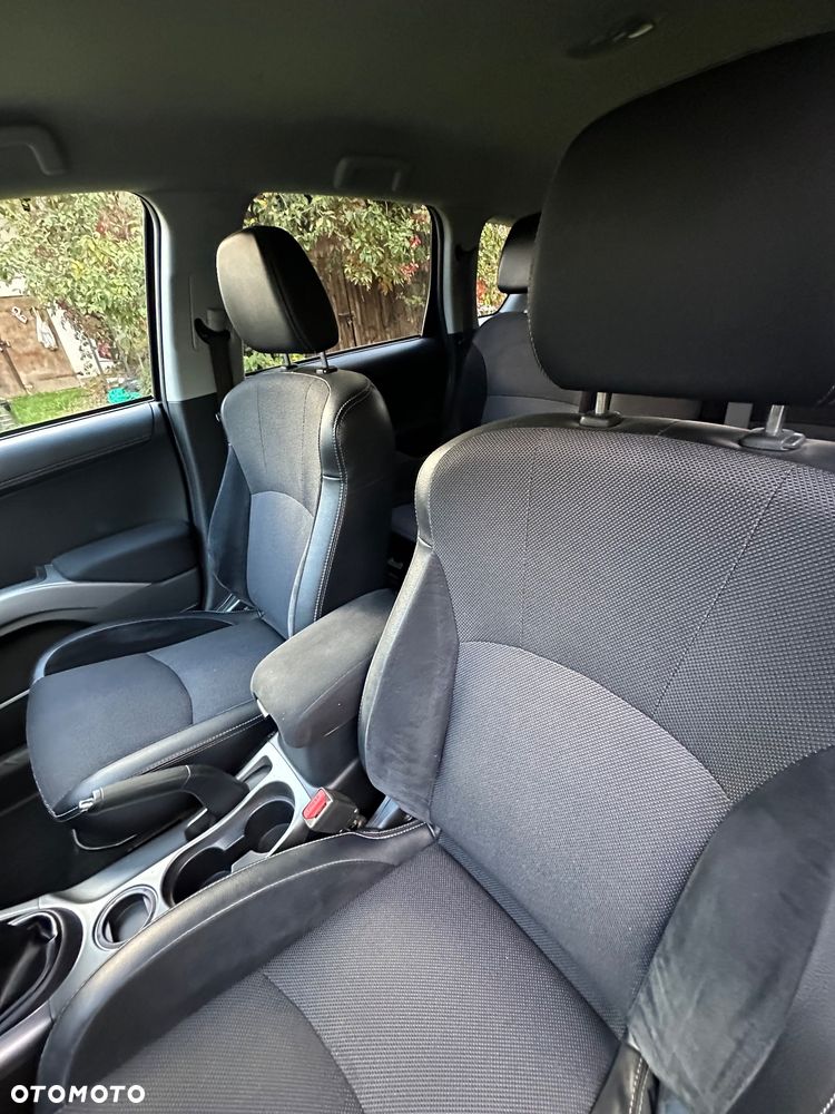 Mitsubishi Outlander - 29