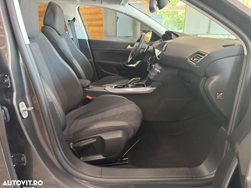 Peugeot 308 BlueHDi 130 EAT8 Allure - 13