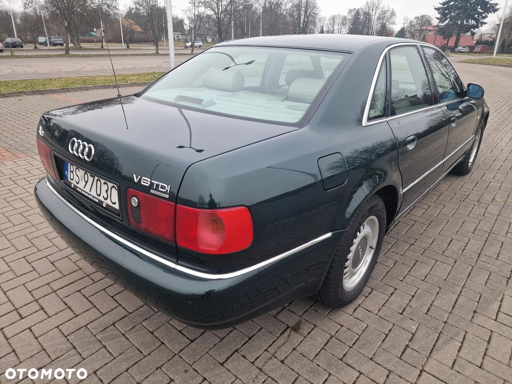 Audi A8 - 4