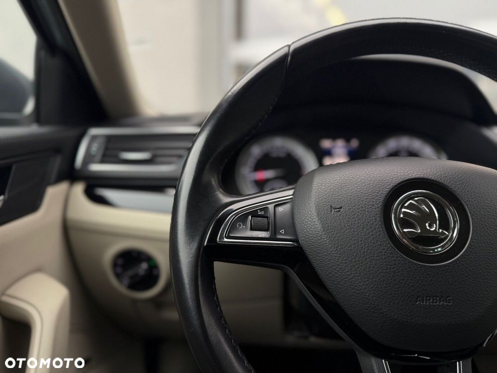 Skoda Superb 2.0 TDI 4x4 L&K DSG - 23