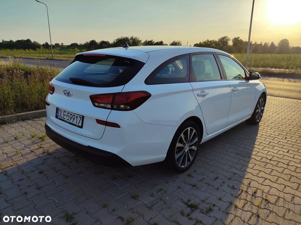 Hyundai i30 1.6 D Classic + DCT - 5