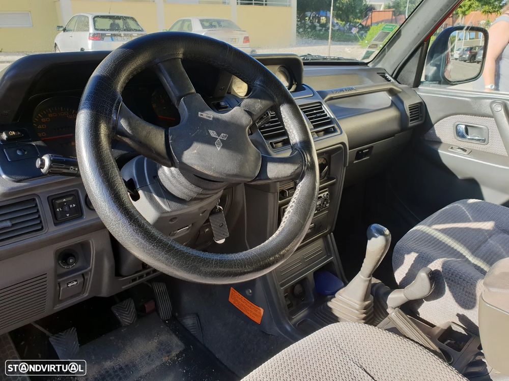 Mitsubishi Pajero 2.5 TDi GLS - 8