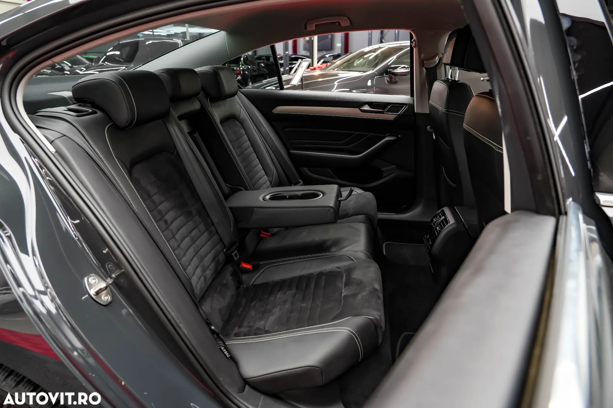 Volkswagen Passat 2.0 TDI SCR 4Motion DSG Elegance - 10