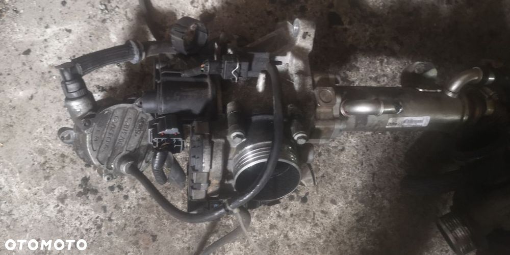 PRZEPUSTNICA VOLVO V70 XC70 2.4D 8692720 - 1