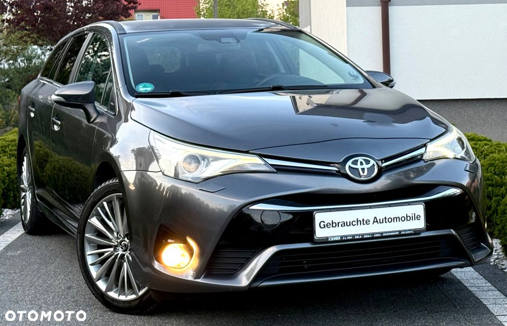 Toyota Avensis Touring Sports 1.8 Executive - 6