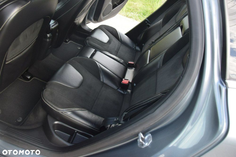 Volvo V40 D4 Drive-E R-Design Kinetic - 22