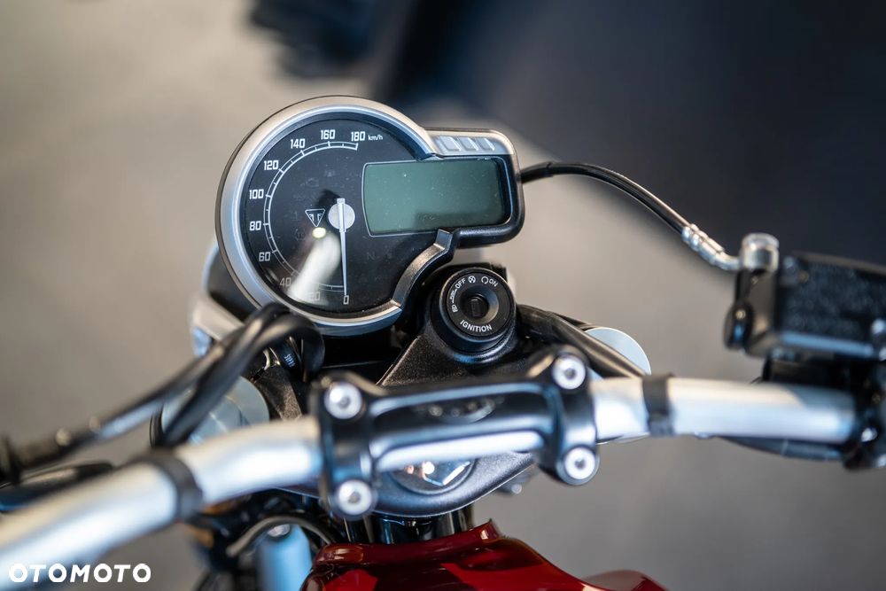 Triumph Inny - 8