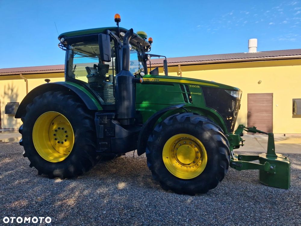 John Deere 7230R - 9