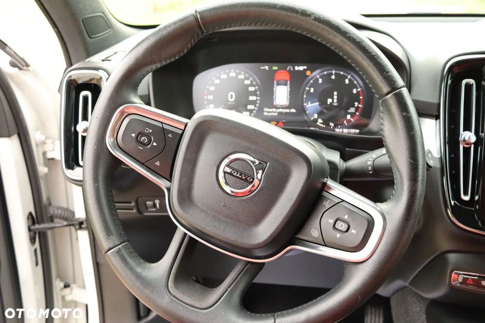 Volvo XC 40 T5 AWD Momentum - 22