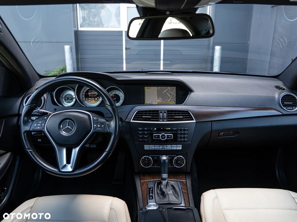 Mercedes-Benz Klasa C 250 CGI BlueEff - 18