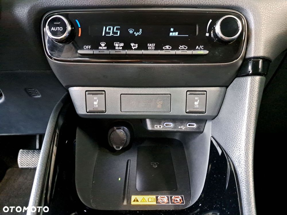 Toyota Yaris Hybrid 1.5 Style - 25