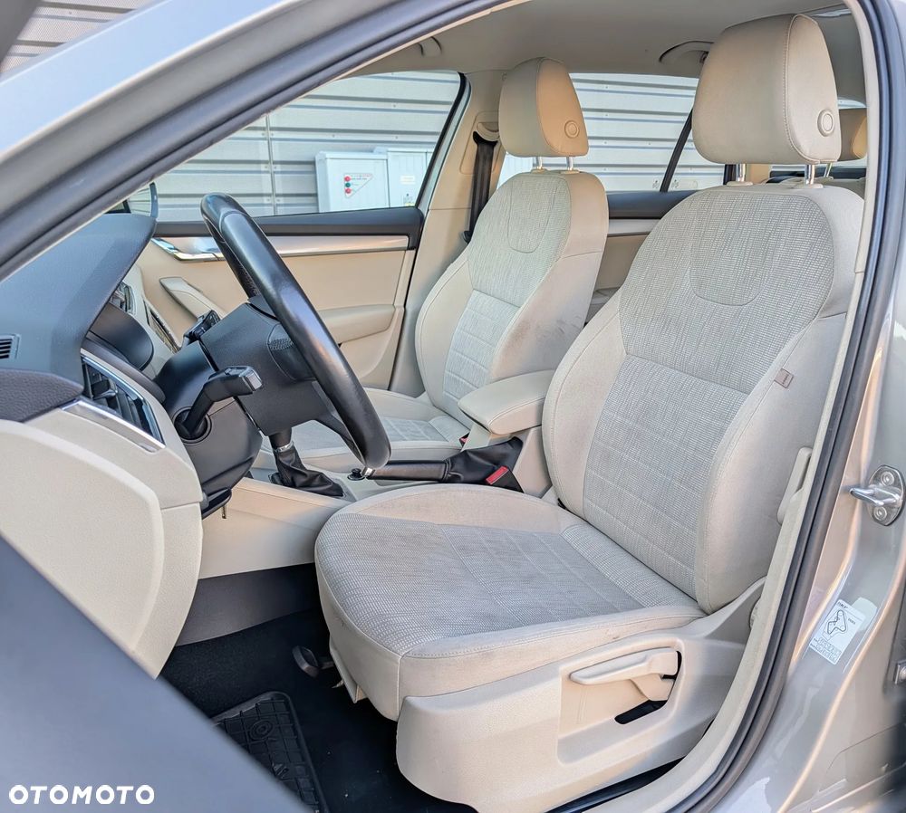 Skoda Octavia 1.6 TDI Active DSG - 6