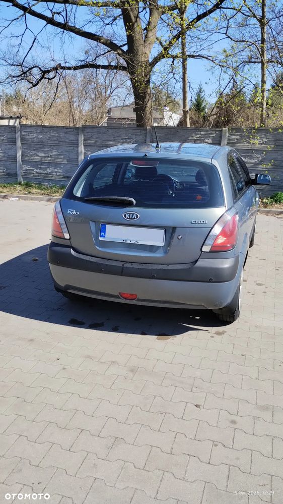 Kia Rio - 4