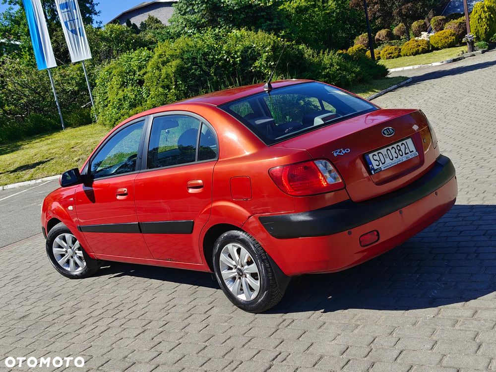 Kia Rio 1.4 Comfort - 1