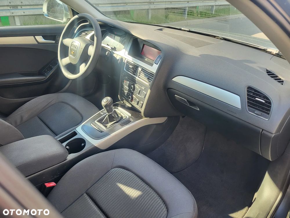 Audi A4 Avant 2.0 TDI DPF Ambiente - 7